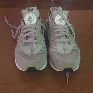 Air huaraches by NIKE